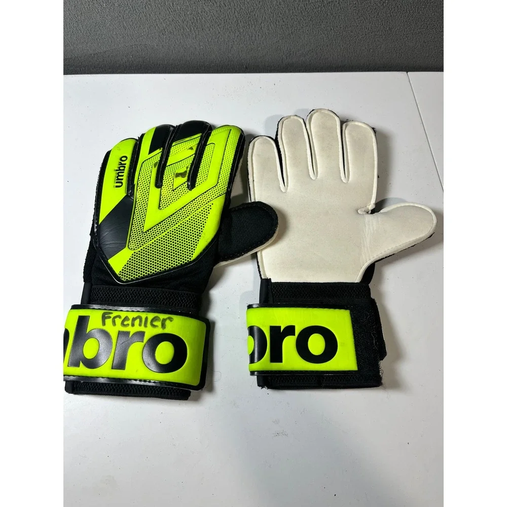 Umbro Junior Soccer Goalie Gloves Neon Yellow Black Size Junior M2103GJ Kids